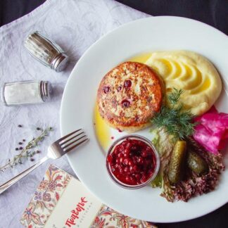 Куриная котлета с печенью и клюквой