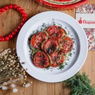 Кабачки жареные с помидорами и чесноком