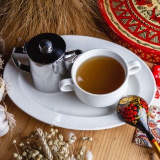 Крепкий ароматный бульон из нашей куры, старого петуха и утки (Еврейский пенициллин)